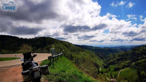 MWZ-Training-on-Tour-Schwarzwald BMW-Panorama